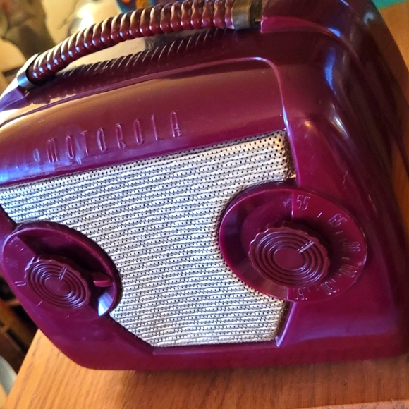 1948 MOTOROLA RADIO bakelite catalin RED reconditioned WORKS!! - Picture 8 of 8